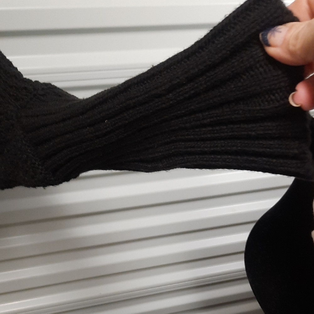 Elegant Black Women's Cardigan - Picture 3 of 6